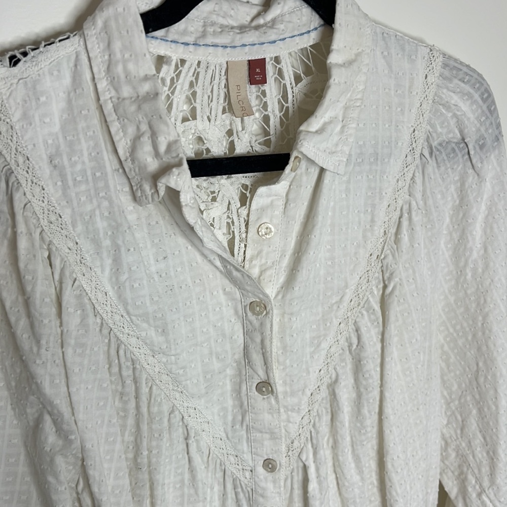 🕶️Anthropologie⚡️Pilcro XL Lace Back Buttondown Shirt crochet detail off white - Picture 3 of 9